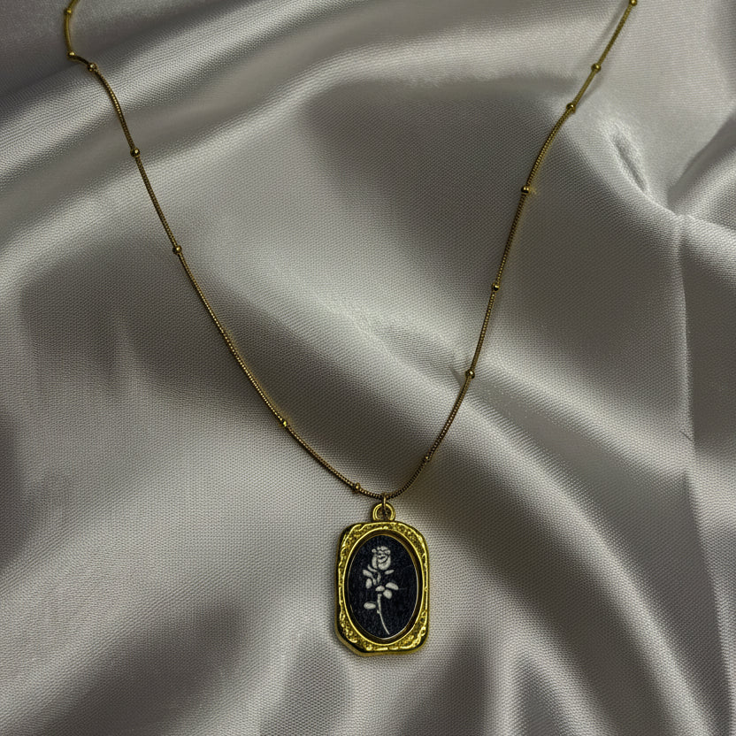 Vintage Rose Cameo Pendant Necklace